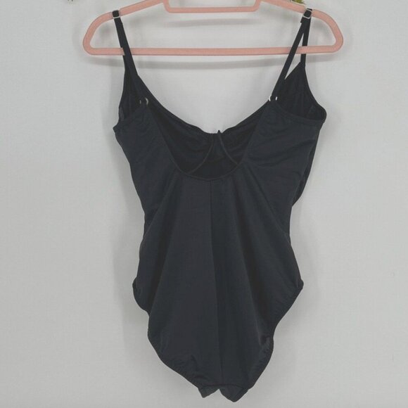 Miraclesuit One Piece Swimsuit Womens Size 16 Ruched Slimming adjustable straps - Picture 2 of 10
